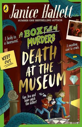 Omslaget til Death at the Museum af Janice Hallett (engelsk udgave)